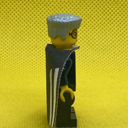 USED LEGO Minifigure Madame Hooch - Image 2