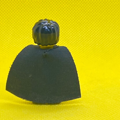 USED LEGO Minifigure Harry Potter, Gryffindor Shield Torso, Light Gray Legs, Black Cape with Stars - Image 3