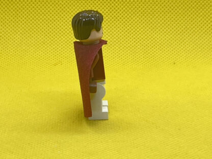 USED LEGO Minifigure Oliver Wood, Dark Red Quidditch Uniform - Image 4