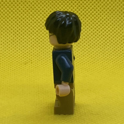 USED LEGO Minifigure Harry Potter, Dark Blue Open Jacket, Dark Tan Medium Legs - Image 5