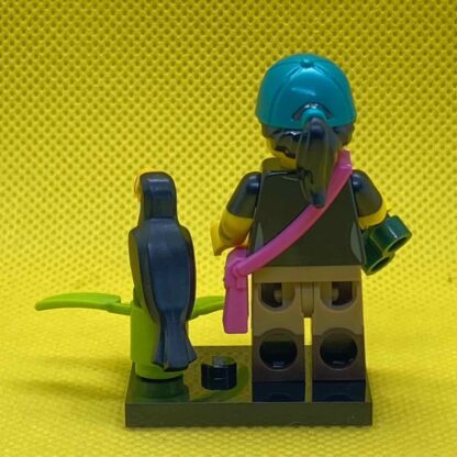 LEGO Birdwatcher Minifigure - Image 4