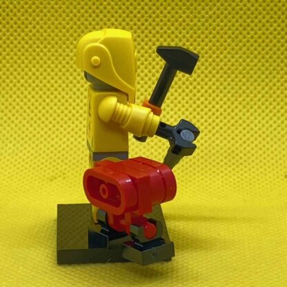 LEGO Robot Repair Tech Minifigure - Image 2