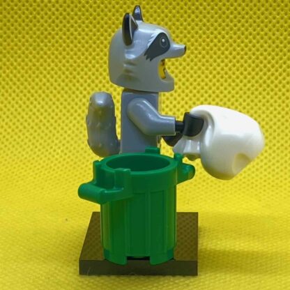 LEGO Raccoon Costume Fan Minifigure - Image 3