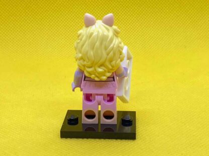 LEGO The Muppets Miss Piggy Minifigure - Image 3