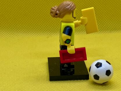 LEGO Football Referee Minifigure - Image 3