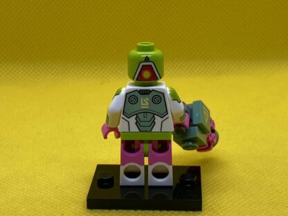 LEGO Robot Warrior Minifigure - Image 2