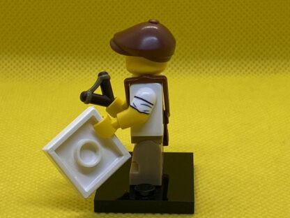 LEGO Newspaper Kid Minifigure - Image 4