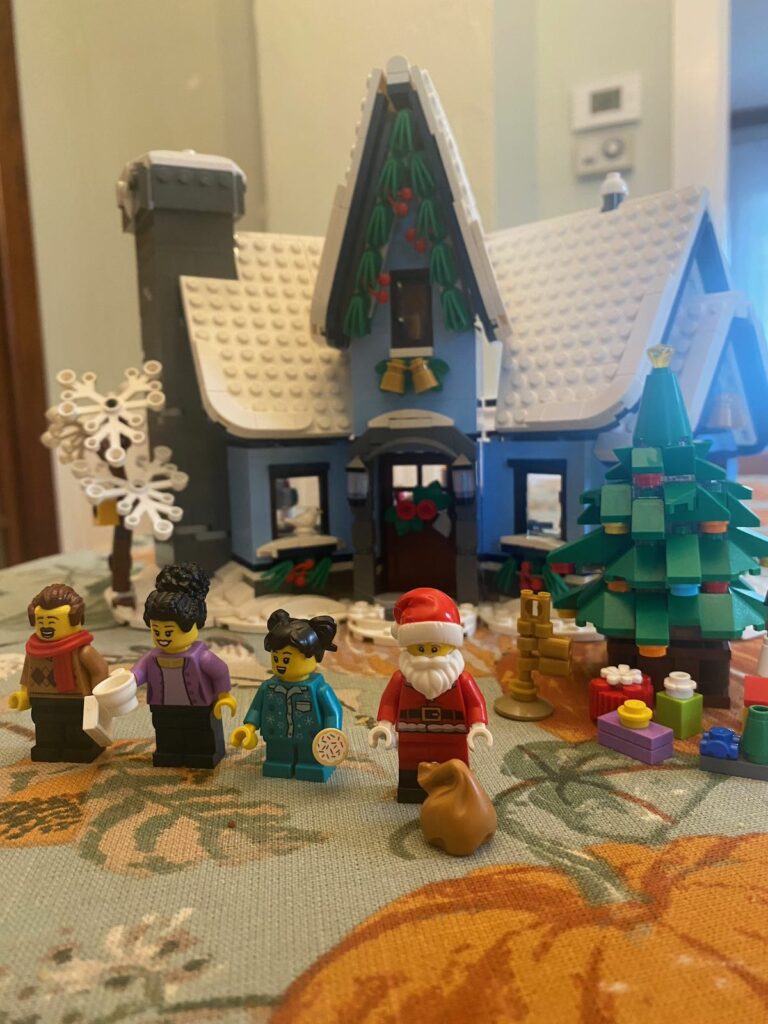 Santa's Visit - Minifigs in front of house