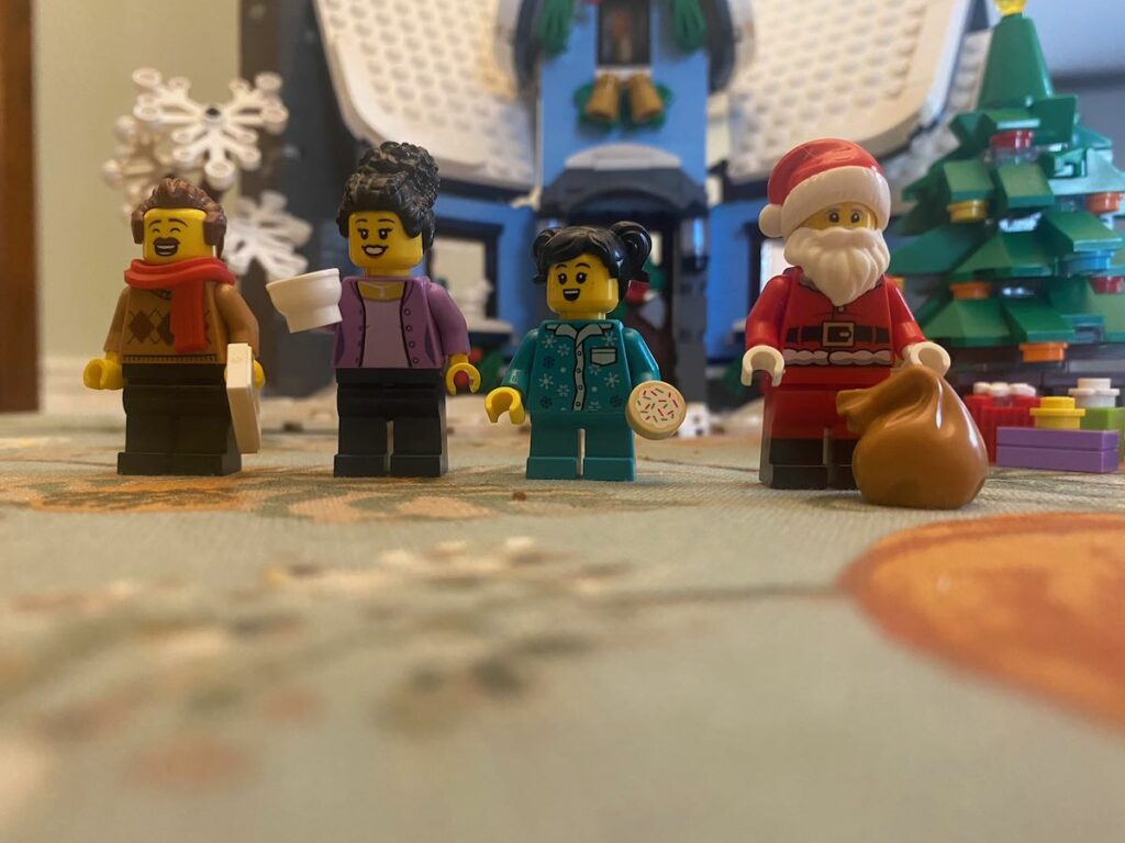 Santa's Visit - Smiling Minifigures