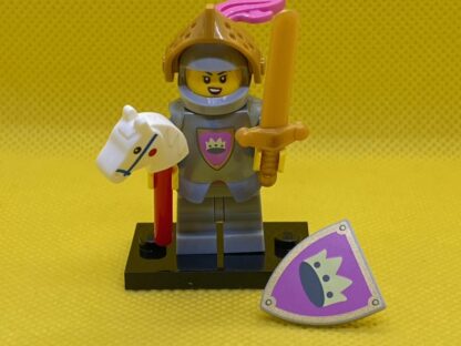 LEGO Knight of the Yellow Castle Minifigure Series 23 - Image 6