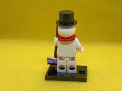 LEGO Snowman Minifigure Series 23 - Image 4