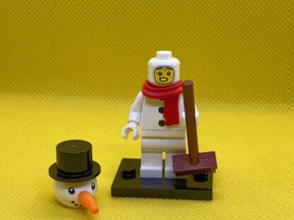 LEGO Snowman Minifigure Series 23 - Image 2