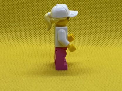 LEGO Ice Cream Vendor - Cap Minifigure - Image 3