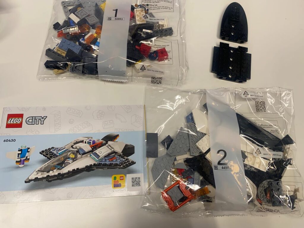 LEGO 60430 Interstellar Spaceship Box Contents