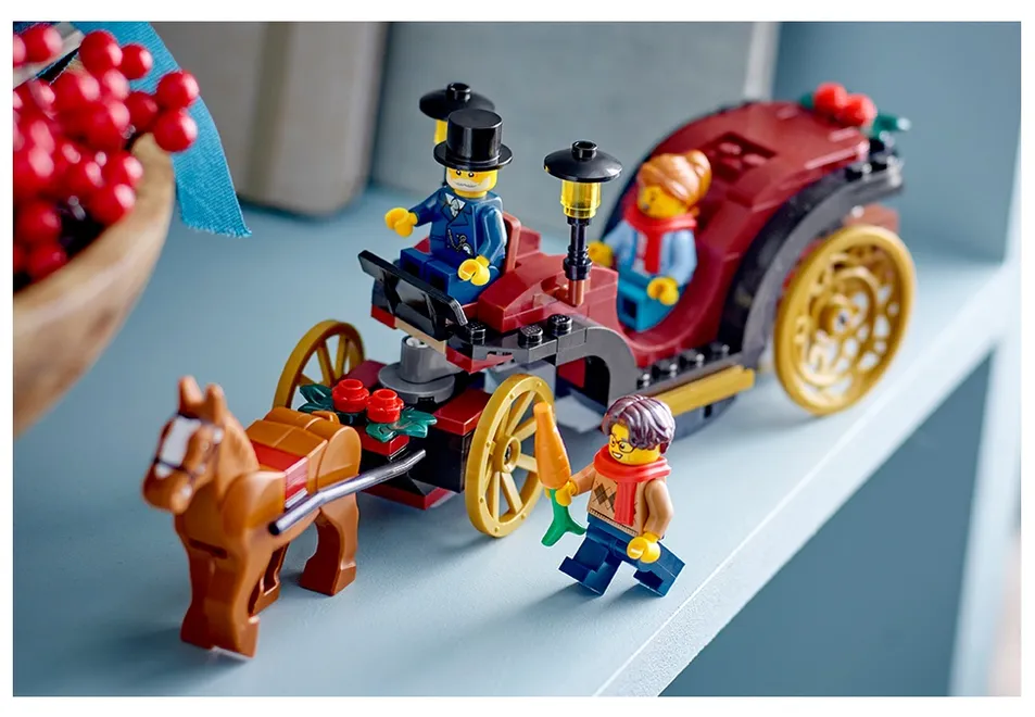 LEGO Wintertime Carriage Ride Minifigures