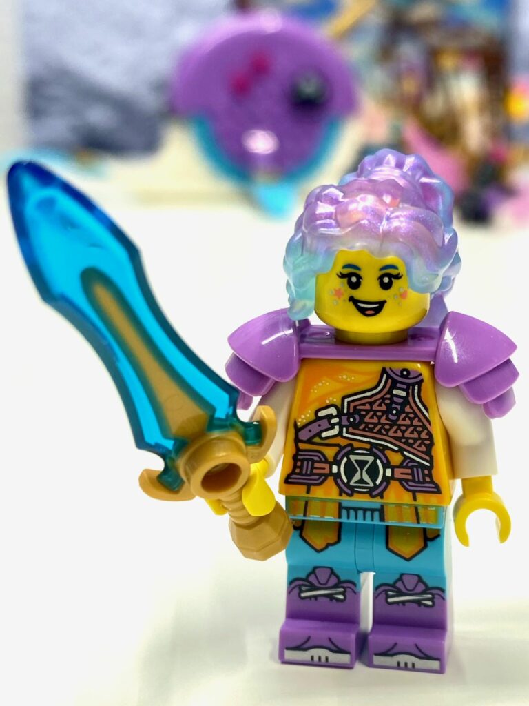 Izzie's Narwhal Hot Air Balloon Minifigure