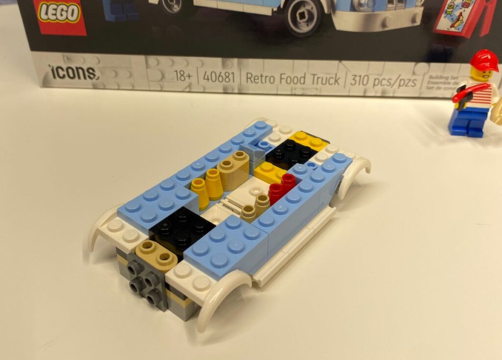 LEGO Retro Food Truck Bag 1 Progress