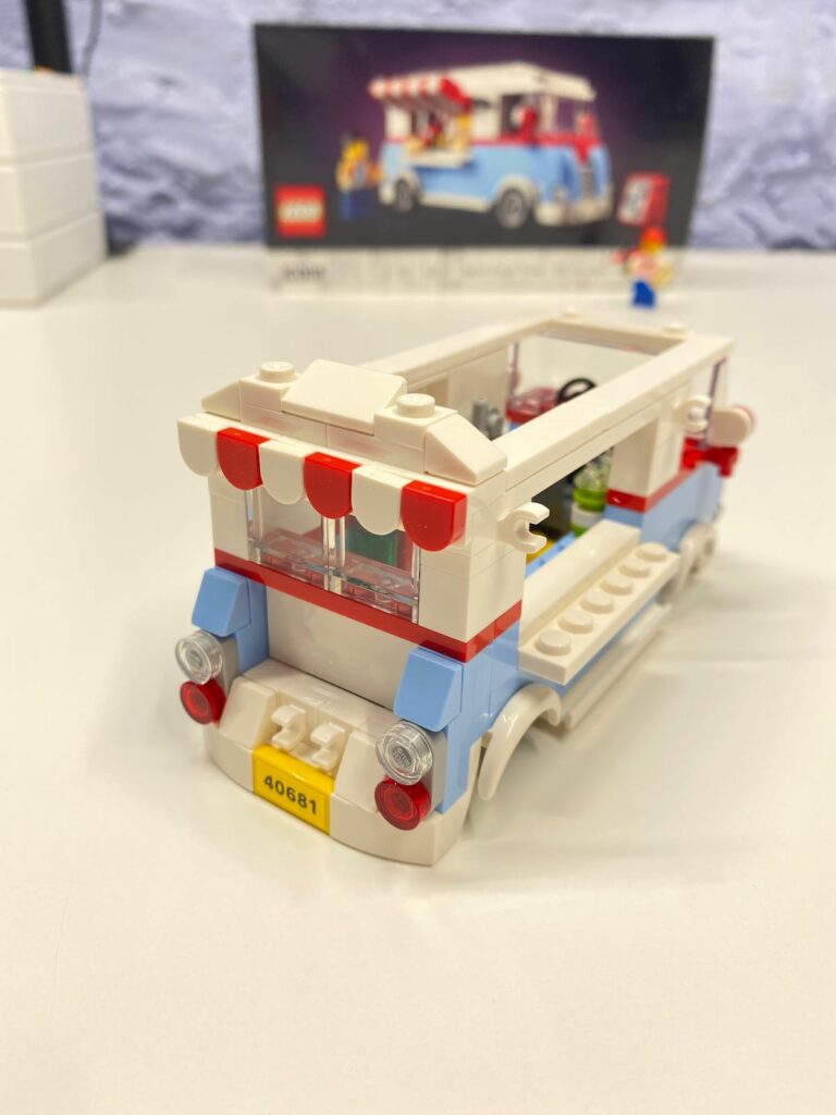 LEGO Retro Food Truck Bag 3 Progress