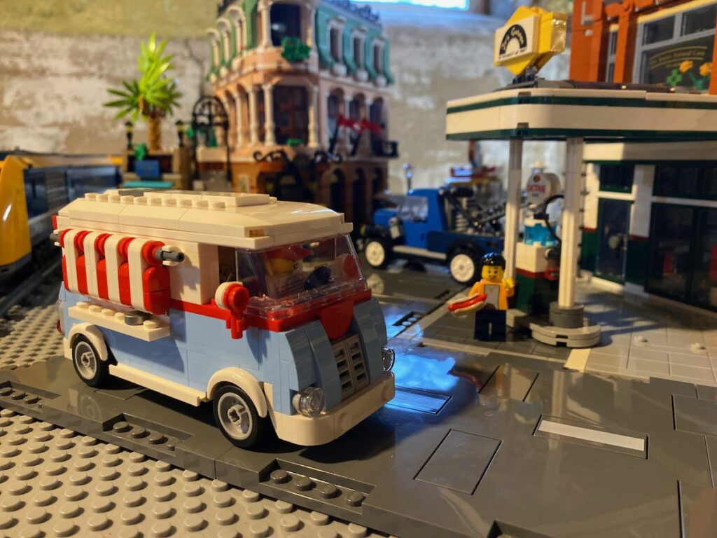 LEGO Retro Food Truck City Scene Example