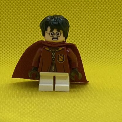 USED LEGO Minifigure Harry Potter - Dark Red Quidditch Uniform with Cape - Image 2