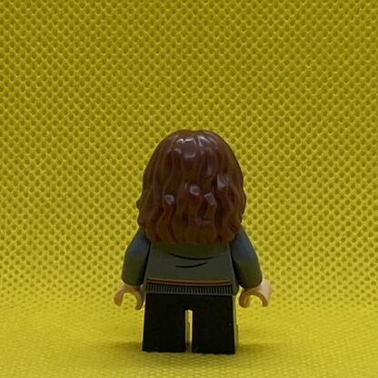 LEGO Minifigure Hermione Granger - Gryffindor Sweater - Image 4