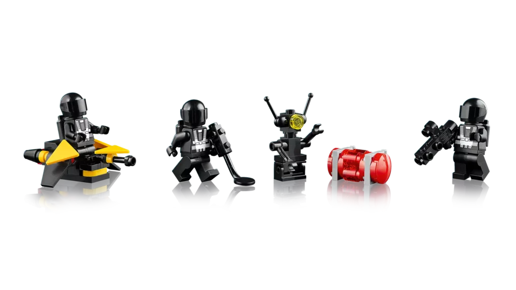 Blacktron Renegade Minifigures