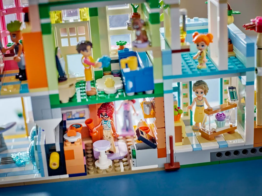 Details in the LEGO Friends Apartments