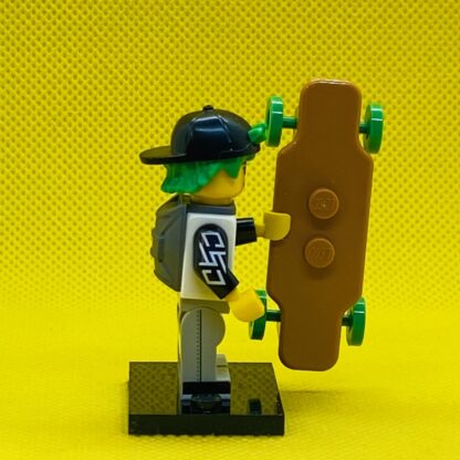 Longboarder LEGO Minifigure CMF 27 - Image 4